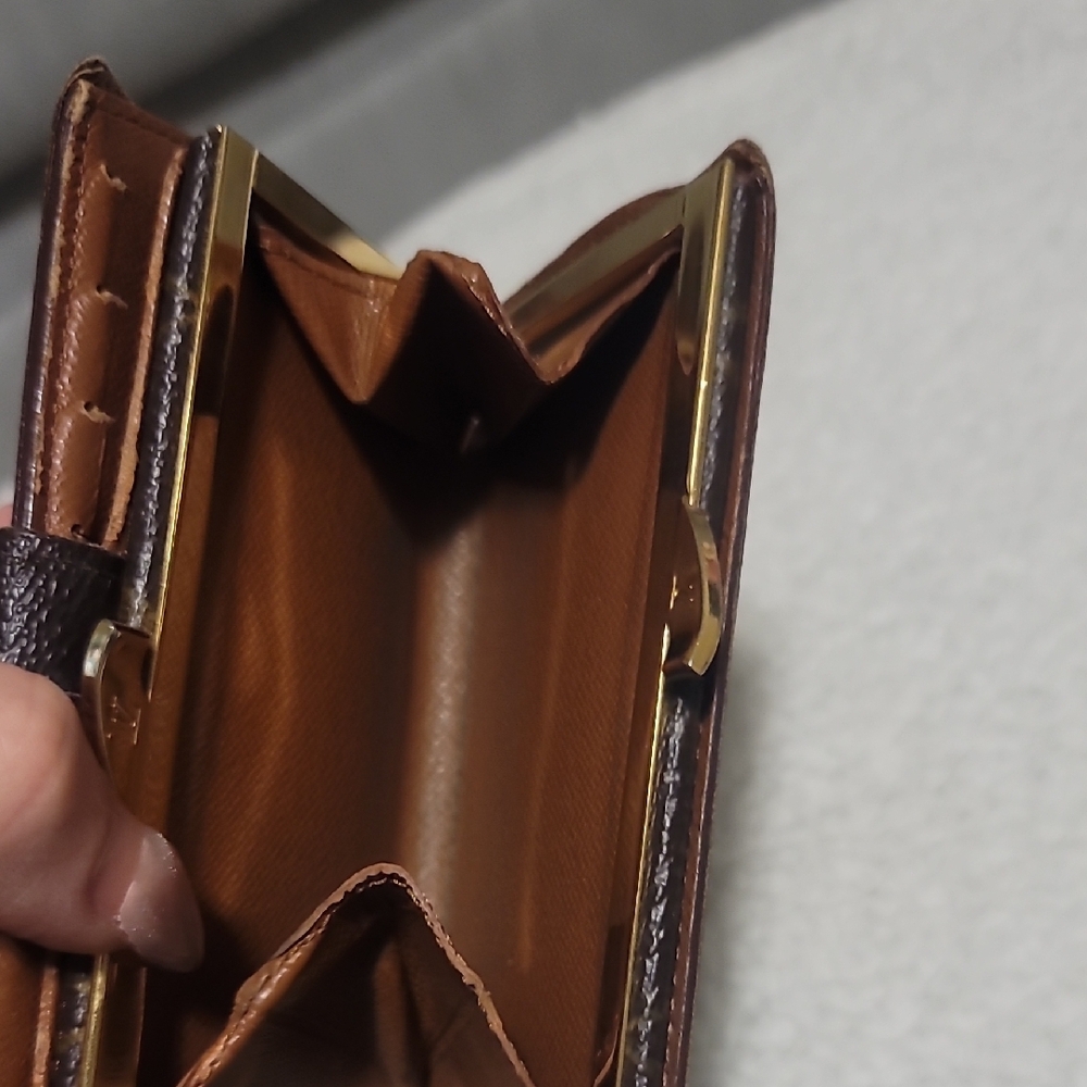 Louis Vuitton - Authentic - Brown Monogram Wallet - image 8